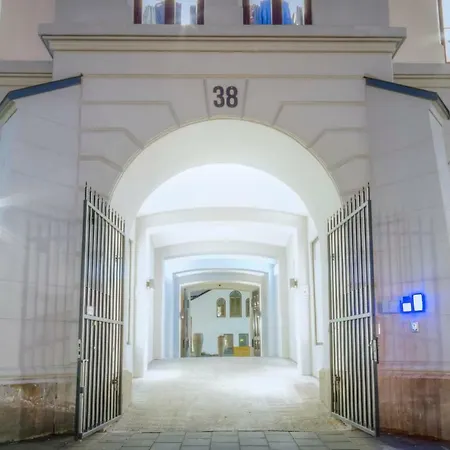 Maya - Thorvald Meyers Gate 38