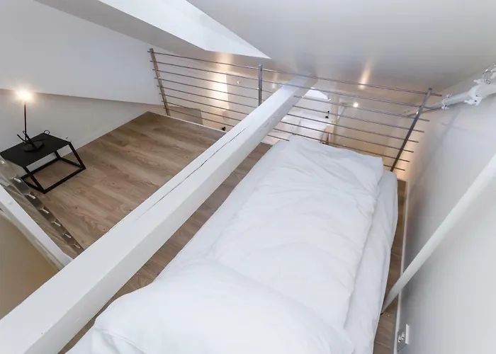 Maya - Gruenerlokka Oslo